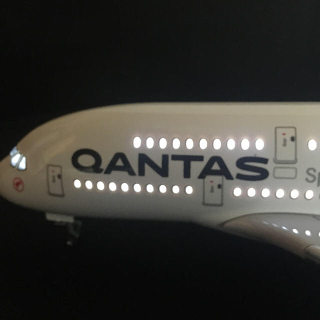 航空機モデル QANTAS A380 LEDライト | jurnaluljuridic.md