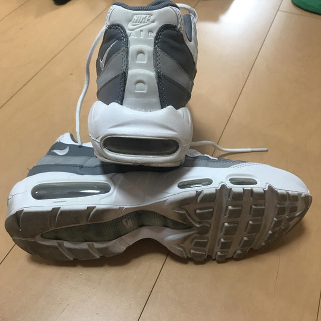 一流メーカー商品 NIKE エアマックス95 エッセンシャル