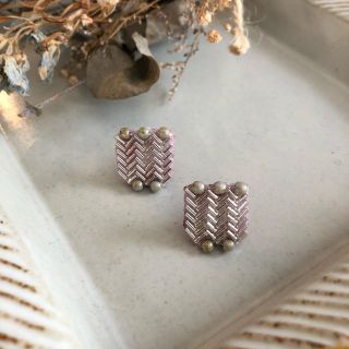 ビーズ刺繍のピアス(96)(ピアス)