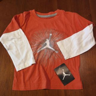 ナイキ(NIKE)の【専用】新品 JORDAN Tシャツ 2T ロングスリーブTシャツ(Tシャツ/カットソー)