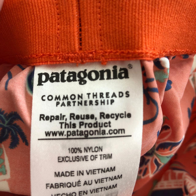 patagonia(パタゴニア)の【ゆっきーなー様 専用】Patagonia パタゴニア スイムウェア キッズ/ベビー/マタニティのベビー服(~85cm)(水着)の商品写真