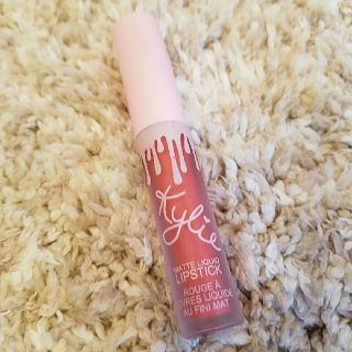 カイリーコスメティックス(Kylie Cosmetics)の期間限定！限定価格！カイリーリップ [ピンクオレンジ](リップグロス)