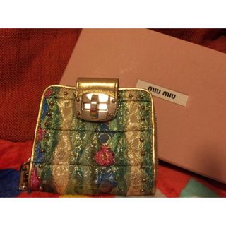 ミュウミュウ(miumiu)の【再値下げ】ミュウミュウ miumiu かわいい ゴージャス ラメ ウォレット (財布)