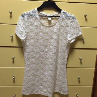 エイチアンドエム(H&M)のレーストップス(Tシャツ(半袖/袖なし))