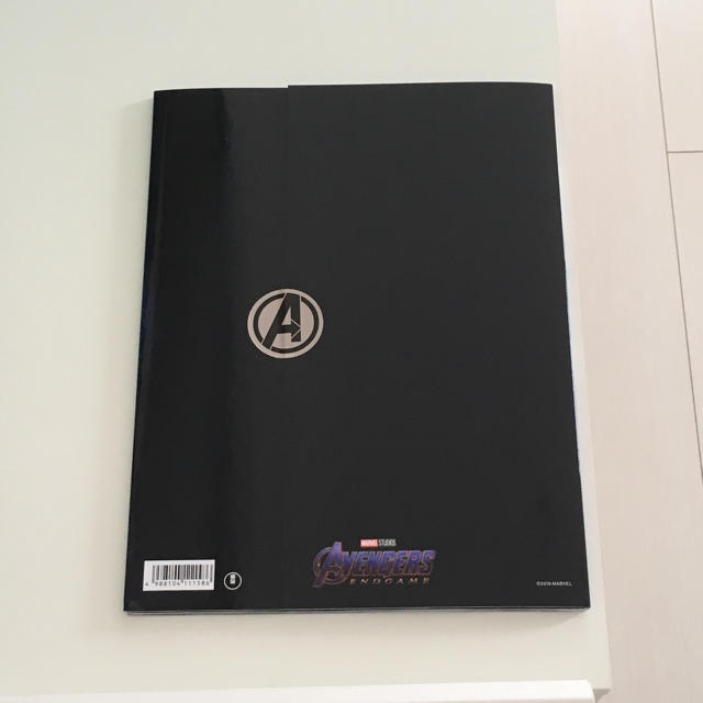 MARVEL(マーベル)のアベンジャーズ エンドゲーム 限定版 パンフレット エンタメ/ホビーの雑誌(アート/エンタメ/ホビー)の商品写真