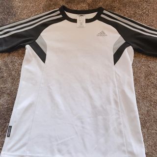 アディダス(adidas)のadidas  150センチ  プラシャツ(Tシャツ/カットソー)