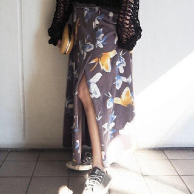 TODAYFUL(トゥデイフル)のtodayful フラワースリットスカート レディースのスカート(ロングスカート)の商品写真