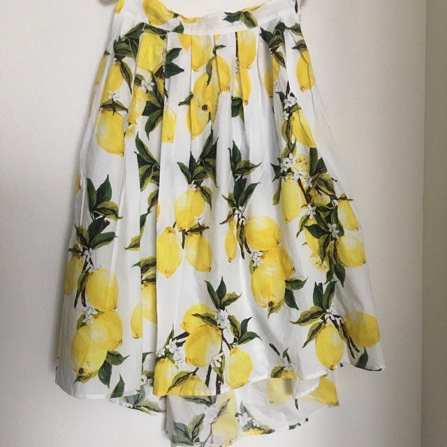 ZARA(ザラ)の【美品】Dandelion レモン柄フィッシュテールスカート レディースのスカート(ひざ丈スカート)の商品写真