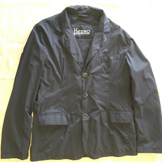 ヘルノ(HERNO)のHerno ジャケット ヘルノジャパン イタリア製 サイズ52 ネイビー(テーラードジャケット)