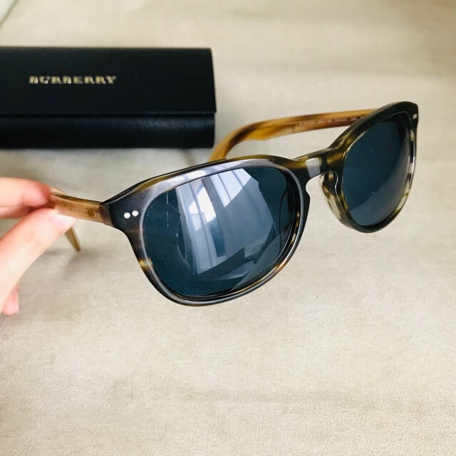 BURBERRY(バーバリー)のBurberry サングラス レディースのファッション小物(サングラス/メガネ)の商品写真