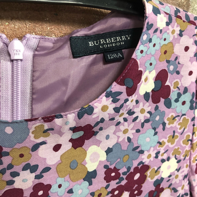 BURBERRY(バーバリー)のBurberryジャケット キッズ/ベビー/マタニティのキッズ服女の子用(90cm~)(ジャケット/上着)の商品写真