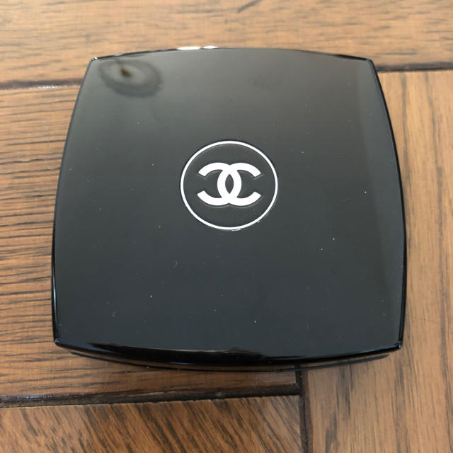 CHANEL(シャネル)のシャネル パウダー コスメ/美容のベースメイク/化粧品(フェイスパウダー)の商品写真