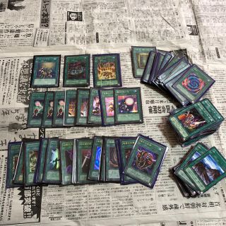 ユウギオウ(遊戯王)の② 遊戯王 魔法カードセット 高レア〜レア  初期多量あり まとめ売り 大量(Box/デッキ/パック)