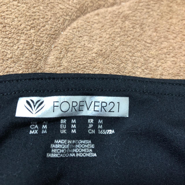 FOREVER 21(フォーエバートゥエンティーワン)のFOREVER21 スポーツレギンス 七分丈 スポーツ/アウトドアのランニング(ウェア)の商品写真