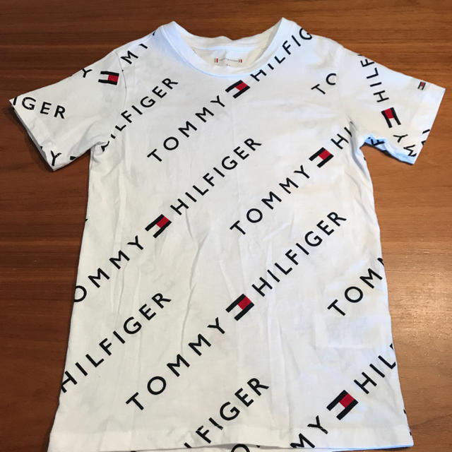 TOMMY HILFIGER(トミーヒルフィガー)のトミーヒルフィガー Tシャツ キッズ/ベビー/マタニティのキッズ服男の子用(90cm~)(Tシャツ/カットソー)の商品写真