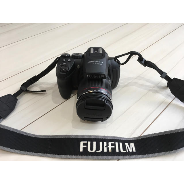 富士フイルム(フジフイルム)のFUJIFILM EXR CMOSセンサー搭載「FinePix HS20EXR」 スマホ/家電/カメラのカメラ(コンパクトデジタルカメラ)の商品写真