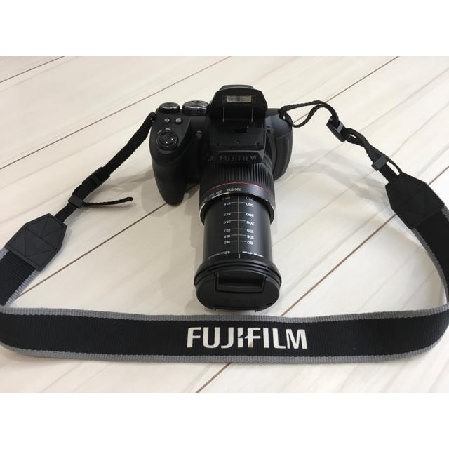 富士フイルム(フジフイルム)のFUJIFILM EXR CMOSセンサー搭載「FinePix HS20EXR」 スマホ/家電/カメラのカメラ(コンパクトデジタルカメラ)の商品写真