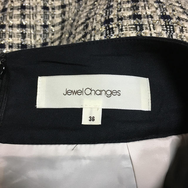 Jewel Changes(ジュエルチェンジズ)のjewel changes ツイード スカート 膝丈 レディースのスカート(ひざ丈スカート)の商品写真