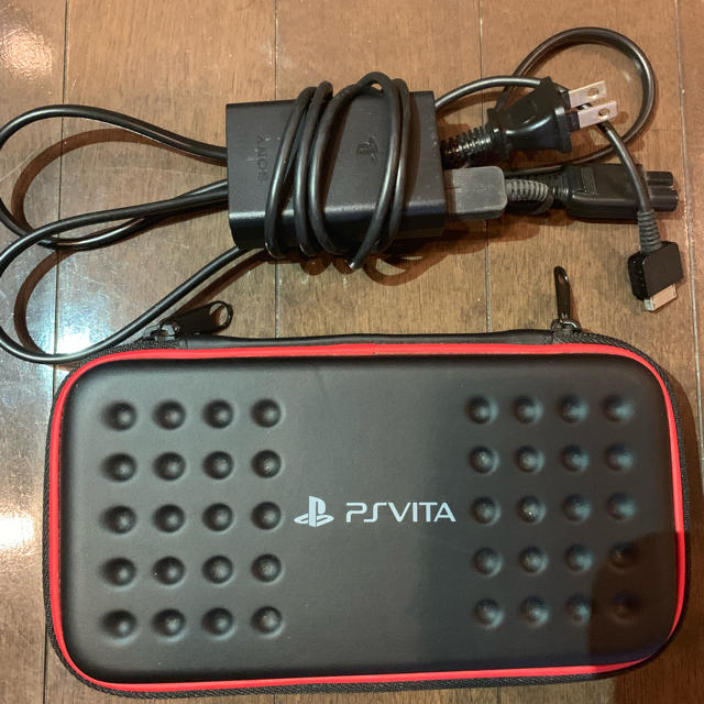 PlayStation Vita(プレイステーションヴィータ)の【ケース&ソフト付き】PSVITA  エンタメ/ホビーのゲームソフト/ゲーム機本体(家庭用ゲーム機本体)の商品写真