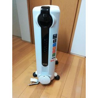 デロンギ(DeLonghi)のオイルヒーター JRE0812(オイルヒーター)