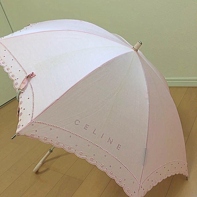 celine(セリーヌ)のシンデレラ様専用 セリーヌ 日傘 可愛いラインストーン レディースのファッション小物(傘)の商品写真