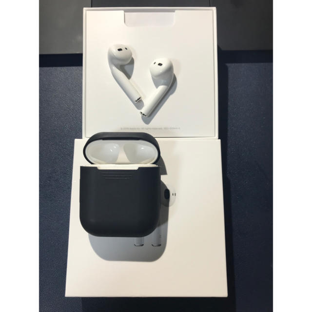 Apple(アップル)のAirpods 第一世代  スマホ/家電/カメラのオーディオ機器(ヘッドフォン/イヤフォン)の商品写真