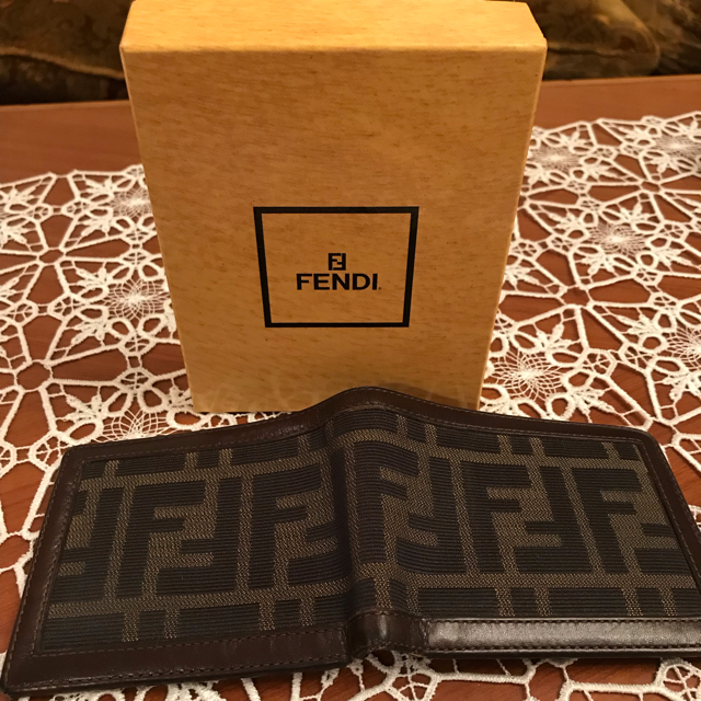 FENDI(フェンディ)のクッキー様専用大幅値下げ！☆美品☆FENDI 二つ折り財布 メンズ メンズのファッション小物(折り財布)の商品写真