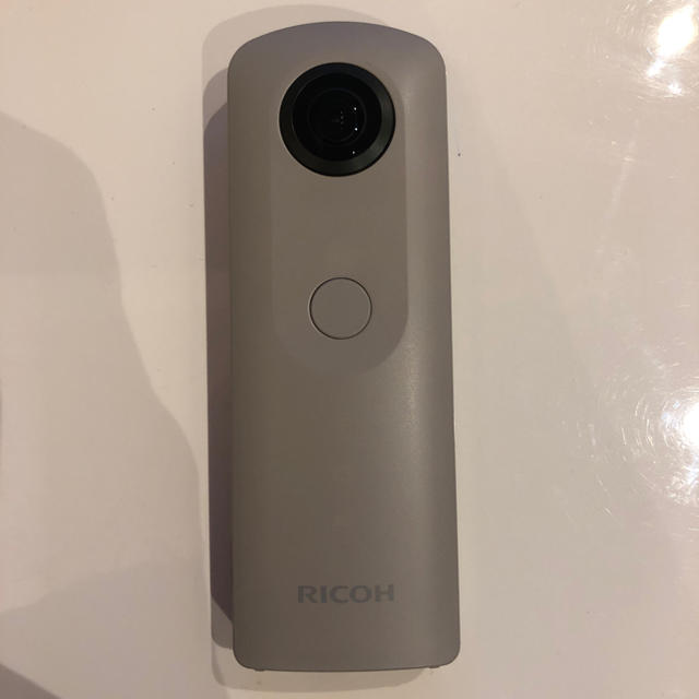 RICOH(リコー)のRICOH THETA SC スマホ/家電/カメラのカメラ(コンパクトデジタルカメラ)の商品写真