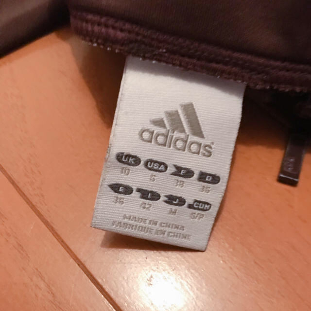 adidas(アディダス)のadidasのセットアップジャージ ブラウン ライン Sサイズ レディースのレディース その他(セット/コーデ)の商品写真