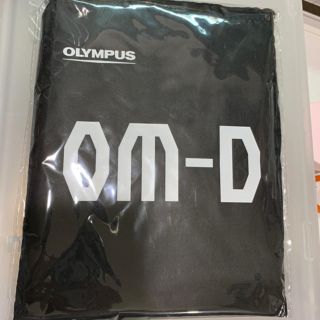 オリンパス(OLYMPUS)のオリンパス OM-D 非売品 ポンチョ黒(ミラーレス一眼)