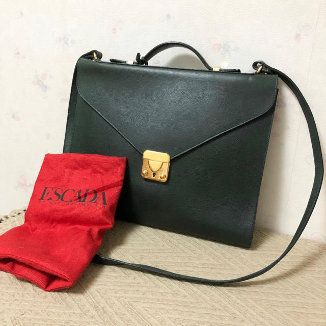 【値下げ】ESCADA ショルダーバッグ 本革 モスグリーン 保護袋付イタリア製サイズ