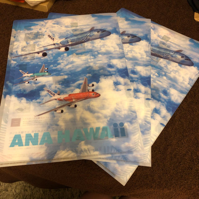 ANA(全日本空輸)(エーエヌエー(ゼンニッポンクウユ))のANAクリアファイル三点 エンタメ/ホビーのコレクション(ノベルティグッズ)の商品写真