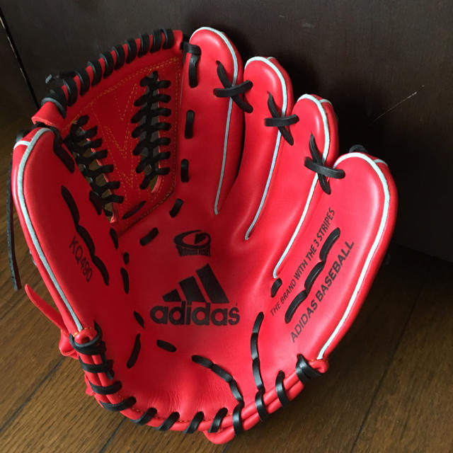 adidas(アディダス)の新品 アディダス野球グローブ スポーツ/アウトドアの野球(グローブ)の商品写真