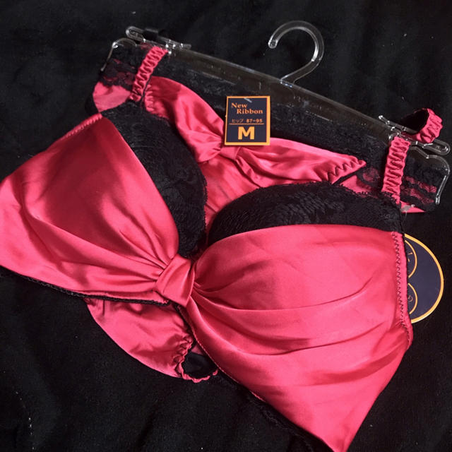 新品タグ付き☆ブラジャー＆ショーツセット【C65】【M】ピンク レディースの下着/アンダーウェア(ブラ&ショーツセット)の商品写真