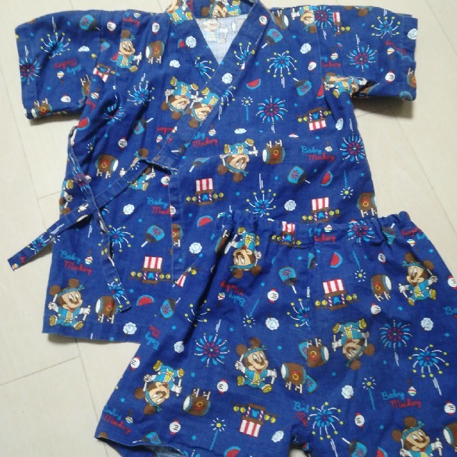 西松屋(ニシマツヤ)のミッキー　甚平 キッズ/ベビー/マタニティのキッズ服男の子用(90cm~)(甚平/浴衣)の商品写真