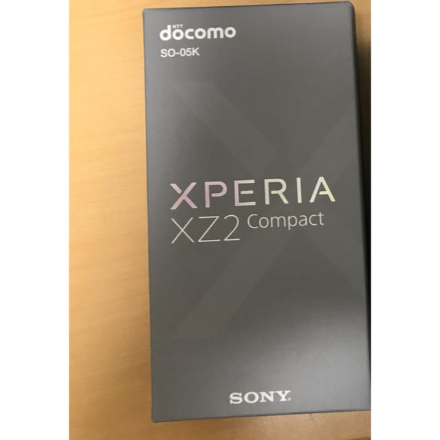 NTTdocomo(エヌティティドコモ)のドコモ新品Xperia XZ2compact 型番SO-05K  ブラック1台 スマホ/家電/カメラのスマートフォン/携帯電話(スマートフォン本体)の商品写真