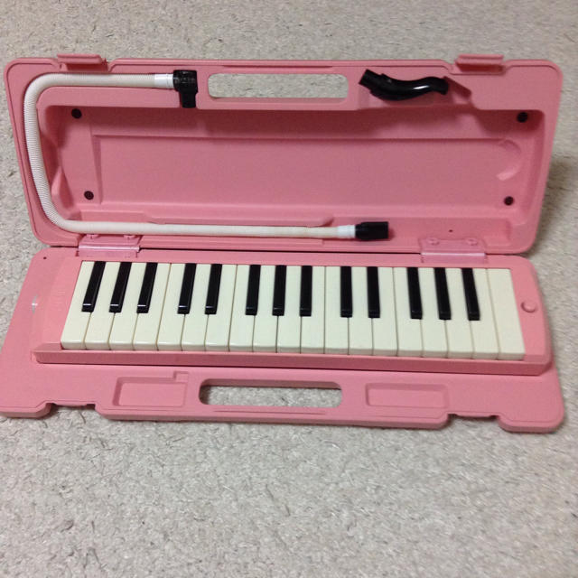 ヤマハ(ヤマハ)の【maron様】ピアニカ ピンク 楽器の鍵盤楽器(その他)の商品写真