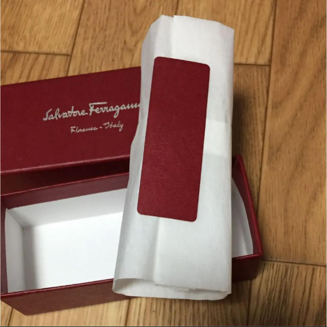 Salvatore Ferragamo(サルヴァトーレフェラガモ)のフェラガモ 空箱 レディースのバッグ(ショップ袋)の商品写真