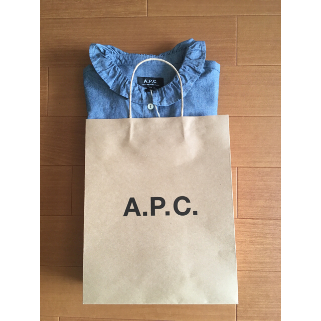 A.P.C(アーペーセー)の【のん様専用】APC フリル襟シャツ シャンブレー アーペーセー 新品 レディースのトップス(シャツ/ブラウス(長袖/七分))の商品写真