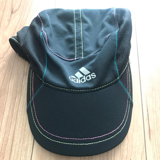 adidas(アディダス)の専用！adidas スポーツ用レディースキャップ カラフルストレッチが可愛い！ レディースの帽子(キャップ)の商品写真