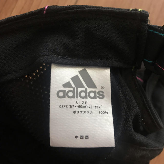 adidas(アディダス)の専用！adidas スポーツ用レディースキャップ カラフルストレッチが可愛い！ レディースの帽子(キャップ)の商品写真