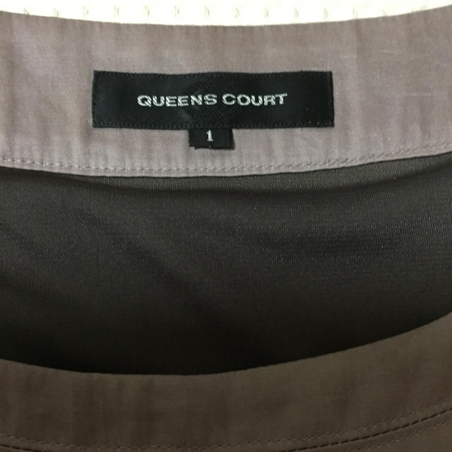 QUEENS COURT(クイーンズコート)の114.クイーンズコート☆半袖ひざ丈タイトワンピース☆グレージュ☆サイズ1 レディースのワンピース(ひざ丈ワンピース)の商品写真