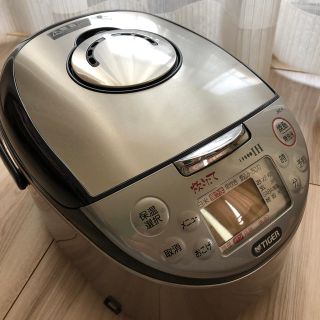 タイガーマホウビン(TIGER)のTIGER タイガー IH 炊飯ジャー JKC-V100  白米5.5合炊(炊飯器)