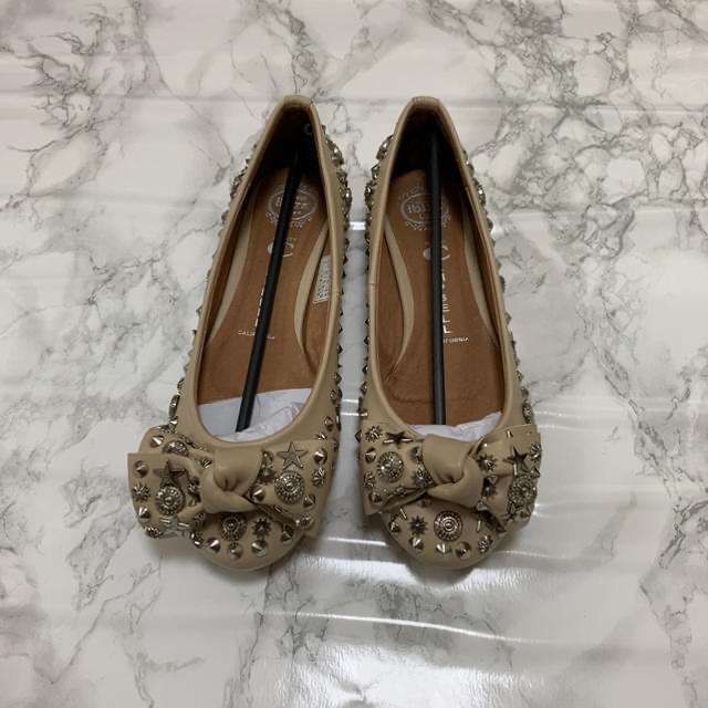 JEFFREY CAMPBELL(ジェフリーキャンベル)の【新品未使用】スタッズ　バレエシューズ レディースの靴/シューズ(バレエシューズ)の商品写真