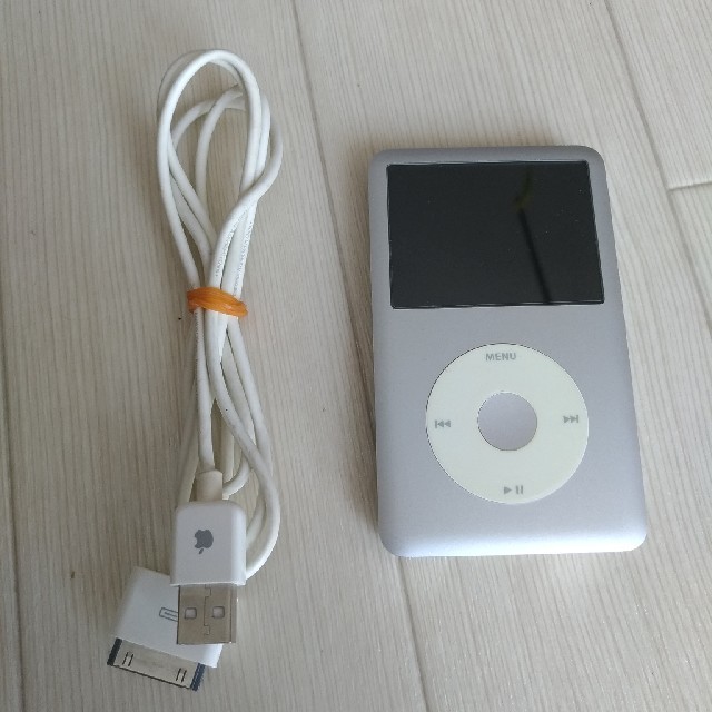 Apple(アップル)のiPod classic 120GB スマホ/家電/カメラのオーディオ機器(ポータブルプレーヤー)の商品写真