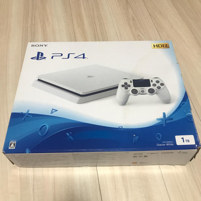 PlayStation®4 グレイシャー・ホワイト 1TB 本体 ps4