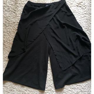 ザラ(ZARA)のZARA  TRF アシンメトリーキュロットスカート （L〜Oサイズ）(キュロット)