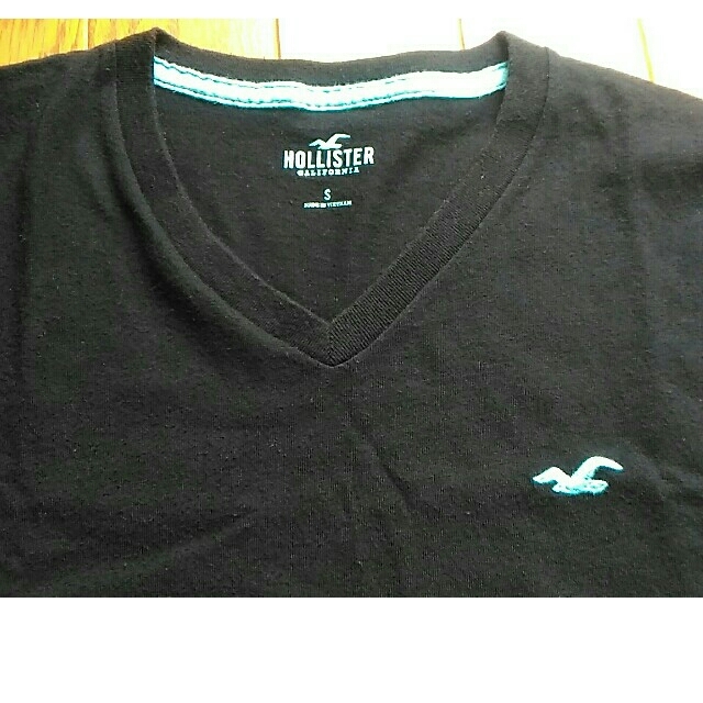 Hollister(ホリスター)のホリスター メンズVネックTシャツ ブラックSサイズ メンズのトップス(Tシャツ/カットソー(半袖/袖なし))の商品写真