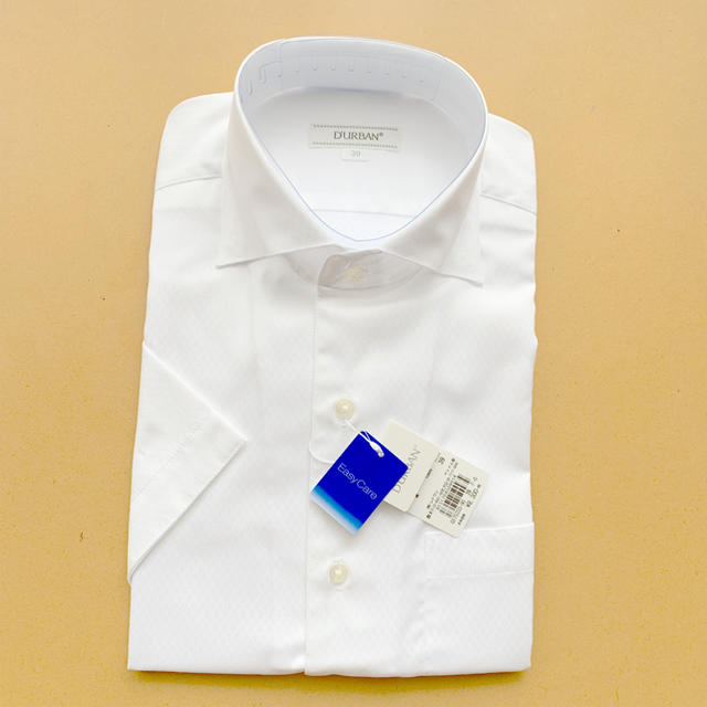 D’URBAN(ダーバン)の70%オフ＊新品タグ付＊織地半袖ワイシャツ＊スナップダウン メンズのトップス(シャツ)の商品写真