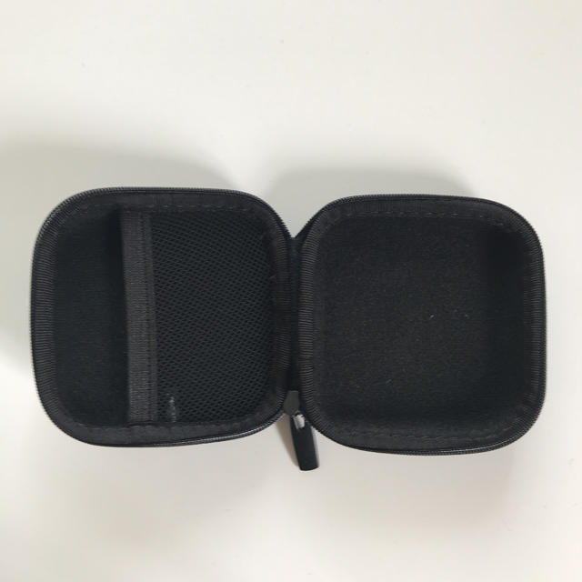 Shure Zipped Case )Black) スマホ/家電/カメラのオーディオ機器(ヘッドフォン/イヤフォン)の商品写真